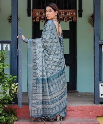 Stylish linen handloom saree with floral digital print and tassels     5.5m + 0.8m 4