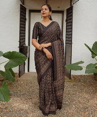 Soft handloom linen floral saree with tassels     includes 0.8m blouse 1