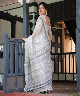 Stylish linen handloom saree with floral digital print and tassels     5.5m + 0.8m 3