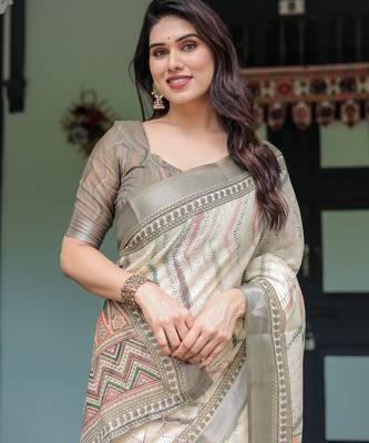Printed handloom linen saree for women with floral design and tassels 5