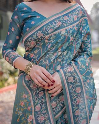 Soft handloom cotton floral saree with tassels     includes 0.8m blouse 5