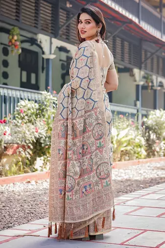 Printed floral handloom cotton saree with stylish tassel finish     ready to wear