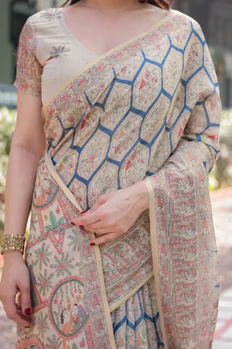 Printed floral handloom cotton saree with stylish tassel finish     ready to wear