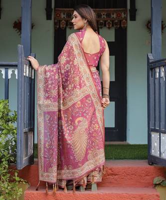 Women   s handloom cotton saree     floral printed with attached blouse & tassels 3