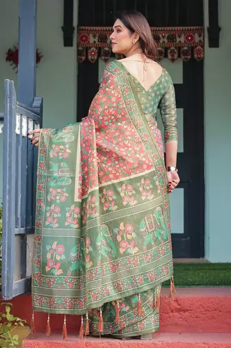 Stylish cotton handloom saree with floral digital print and tassels     5.5m + 0.8m