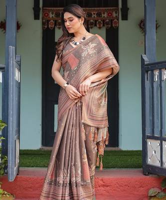 Handloom cotton floral printed saree with tassels & attached blouse     5.5m 4