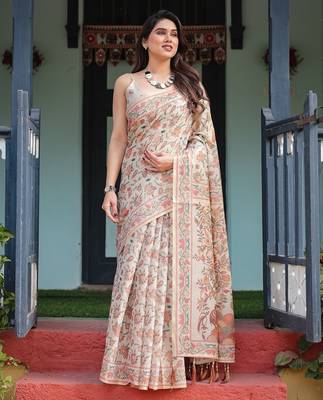 Elegant handloom cotton saree with floral print & tassel edges     5.5m + 0.8m blouse 2