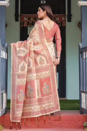 Floral printed cotton saree in handloom weave with blouse piece     5.5m