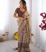 Women   s handloom cotton saree     floral printed with attached blouse & tassels