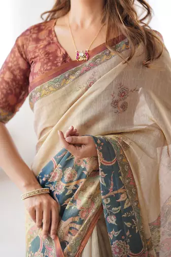 Elegant handloom cotton saree with floral print & tassel edges     5.5m + 0.8m blouse