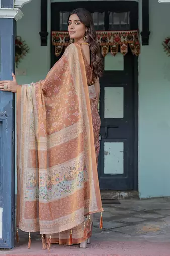 Floral printed cotton saree in handloom weave with blouse piece     5.5m