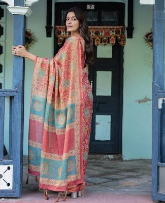 Printed floral handloom cotton saree with stylish tassel finish     ready to wear 5