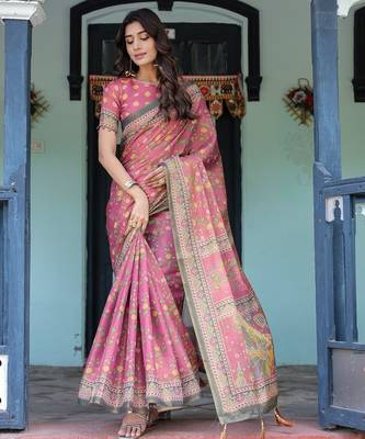 Women   s handloom cotton saree     floral printed with attached blouse & tassels 1