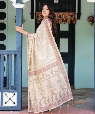 Designer floral print handloom cotton saree with tassel pallu & blouse 3