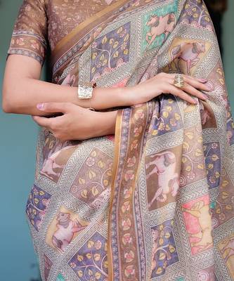 Pastel floral handloom cotton saree with pallu tassels & blouse piece 3