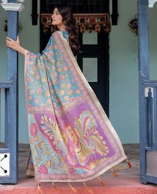 Women   s handloom cotton saree     floral printed with attached blouse & tassels 4