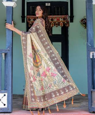 Pure cotton handloom saree with floral print and designer tassels 5
