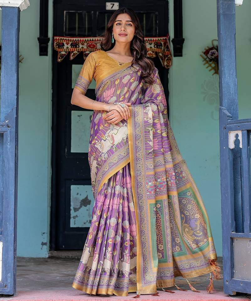 Floral printed cotton saree in handloom weave with blouse piece     5.5m