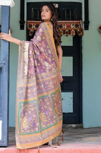 Floral printed cotton saree in handloom weave with blouse piece     5.5m