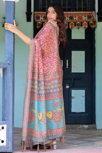 Traditional handloom cotton floral saree with matching blouse & tassel detailing