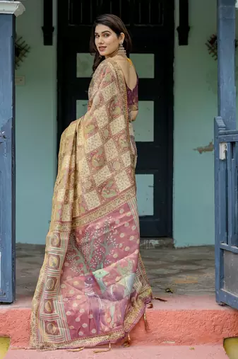 Soft handloom cotton floral saree with tassels     includes 0.8m blouse