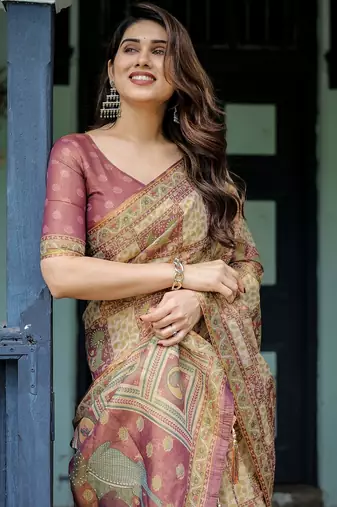 Soft handloom cotton floral saree with tassels     includes 0.8m blouse