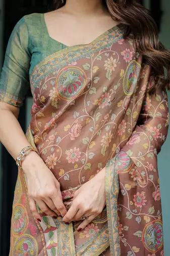 Printed floral handloom cotton saree with stylish tassel finish     ready to wear