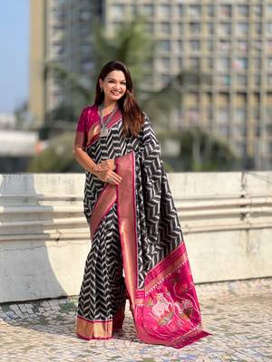 Black contrast woven ikat pattern with zari pallu work silk blend   2