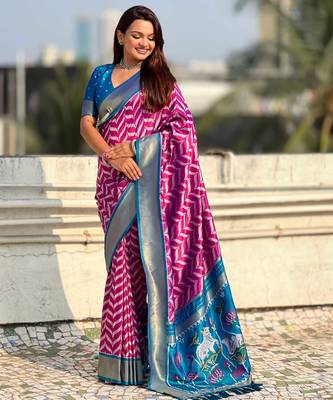 Pink contrast woven ikat patpirn with zari pallu work silk blend   2