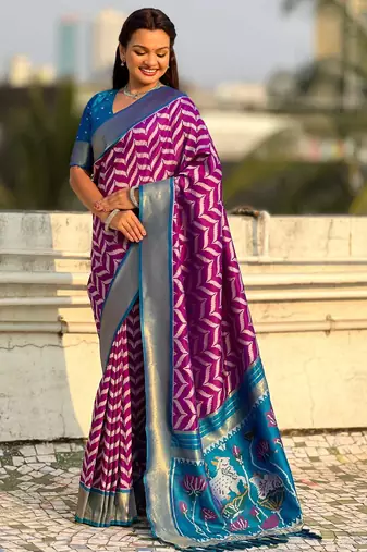 Dark pink contrast woven ikat patdarn with zari pallu work silk blend  