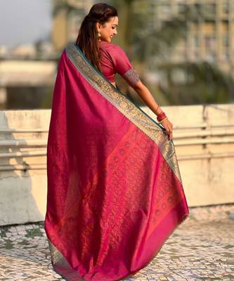 Pink contrast woven zari floral border & pallu work  silk blend   2