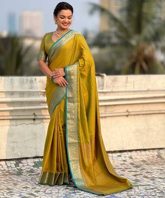 Antique gold contrast woven zari floral border & pallu work  silk blend   3