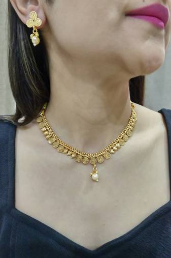 Urvashi necklace set