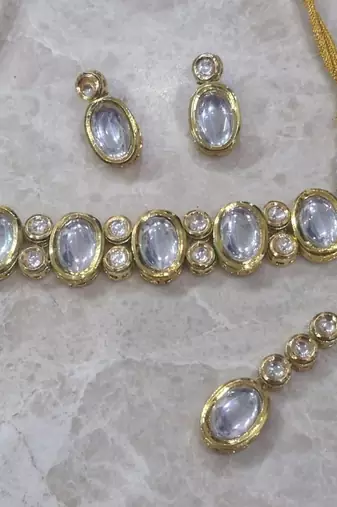 Gunjan kundan choker set with maangtika