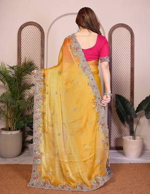 Yellow chiffon saree classy looks 2