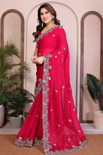 Pink chiffon saree classy looks