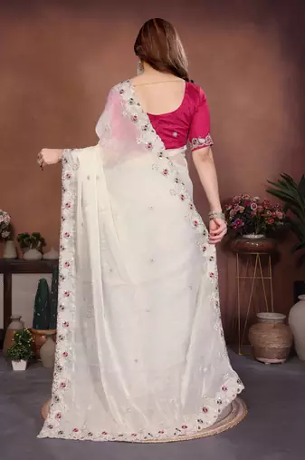 Cream chiffon saree classy looks