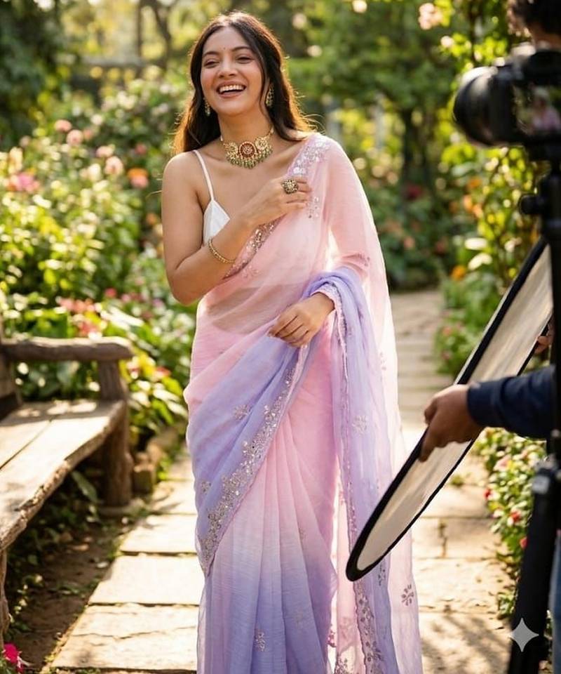 Pink-lavender twin padding color pixel crush fabric smart and sophisticated girlie saree