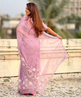 Lavender chanda kora silk blend beautful floral embroidery work ceremonial saree 2