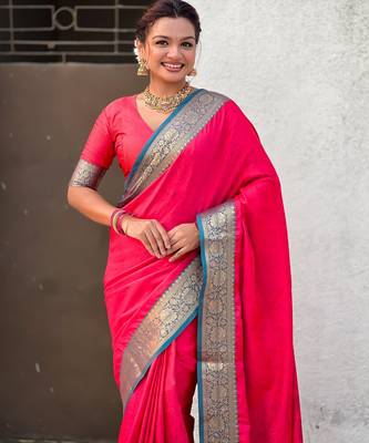 Pink graceful soft silk blend woven saree 3