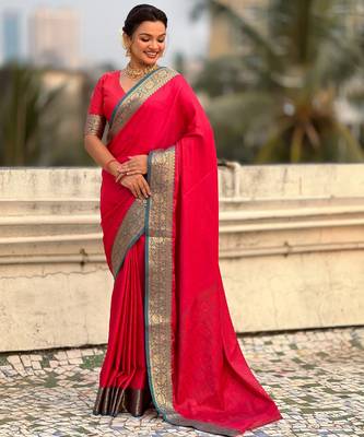 Pink graceful soft silk blend woven saree 4