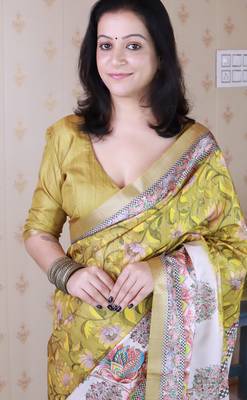 Mustard trendy looks classy tussar silk blend saree 3