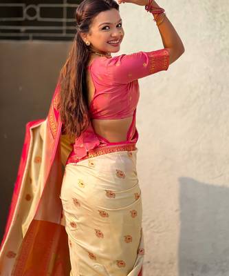 Off white woven zari traditional motifs work silk blend    4