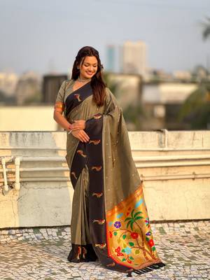 Grey soft silk blend woven deisgner partywear saree 4