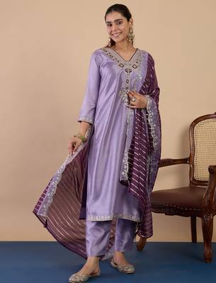 Lavender women kurta pant dupatta set 1