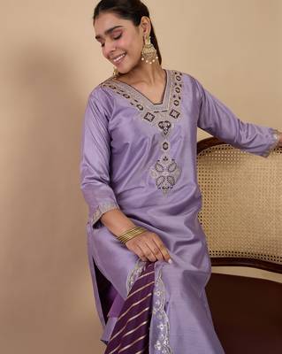 Lavender women kurta pant dupatta set 3