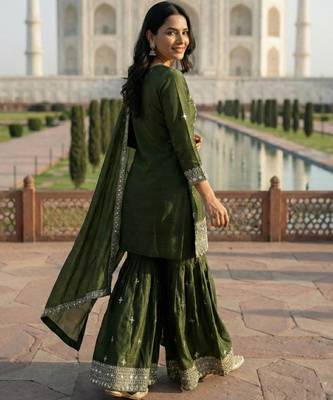 Green color gimmychu silk embroidery work wedding wear salwar suit 4