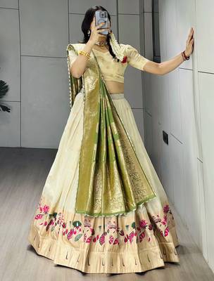 Green Color Zari Weaving Work Paithani Silk Lehenga Choli With Unstitched Blouse 3