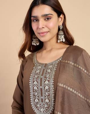 Brown women kurta pant dupatta set 3