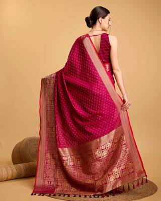 Dark pink woven embellished self design silk blend banarasi saree with blouse 4